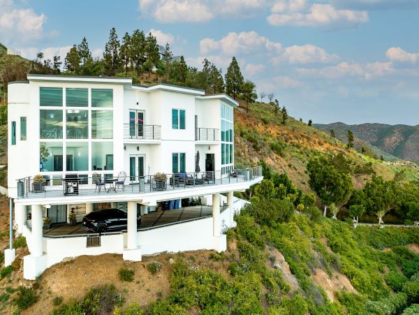 Incredible Views Malibu Vacation Pool Rental Four Bedrooms