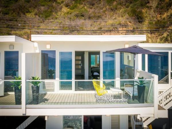 Stunning Views Malibu Vacation Rental One Bedroom on Beach