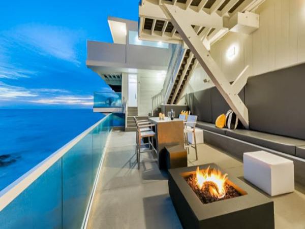 Stunning Views Malibu Vacation Rental One Bedroom on Beach