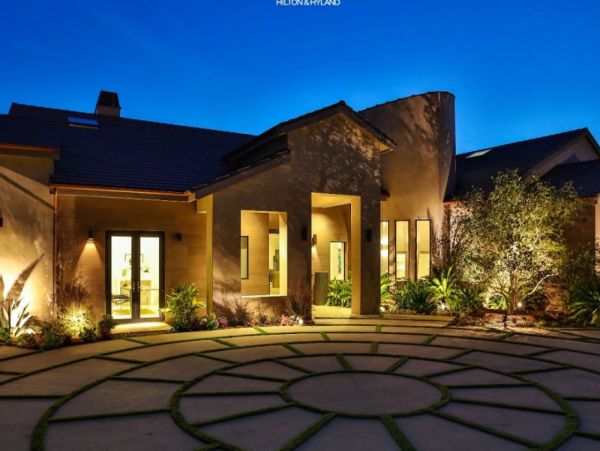 Malibu 6 Bedroom Home with Ocean View & Pool