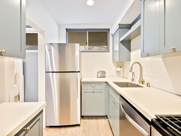 Luxury Oceanfront Malibu Vacation Condo Located On Beach