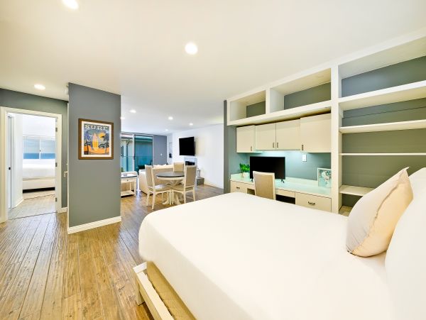 Luxury Oceanfront Malibu Vacation Condo Located On Beach