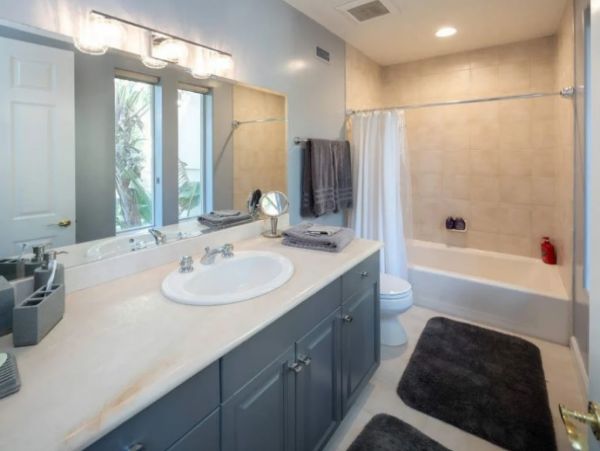Luxurious 6 Bedroom Vacation Home in Malibu Sleeps 12 Guests