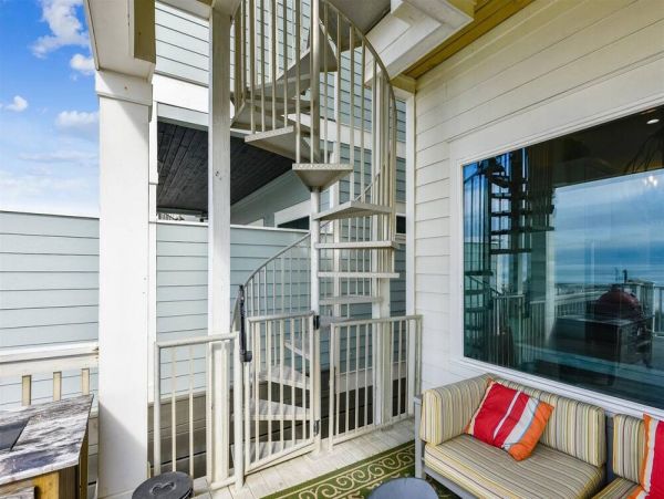 Ocean-Front Panama City Seven Bedroom Vacation Pool Home
