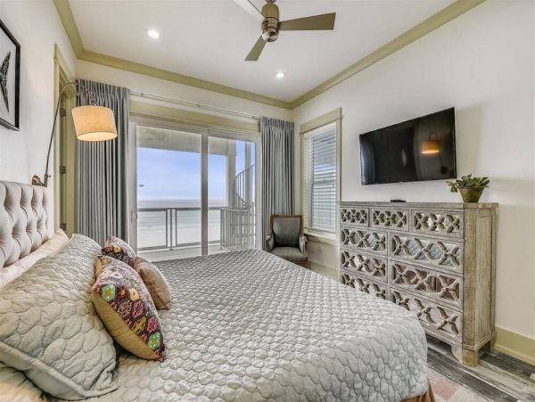 Ocean-Front Panama City Seven Bedroom Vacation Pool Home