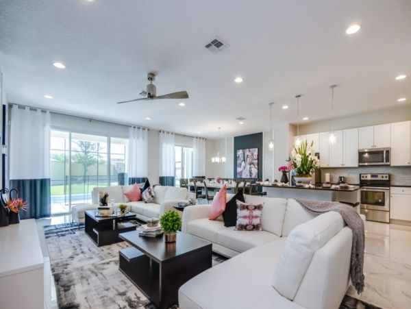 Ten Bedroom Vacation Pool Home in Kissimmee Sleeps 21 Guests