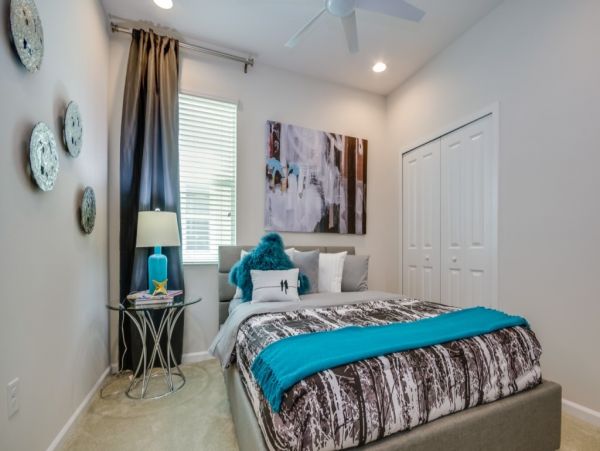 Ten Bedroom Vacation Pool Home in Kissimmee Sleeps 21 Guests