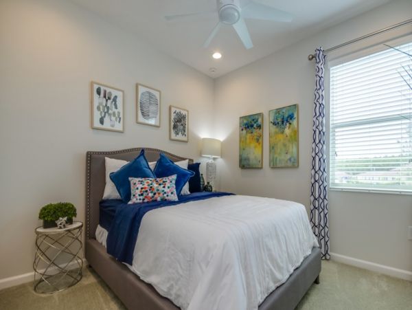 Ten Bedroom Vacation Pool Home in Kissimmee Sleeps 21 Guests
