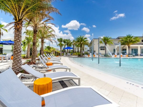 Ten Bedroom Vacation Pool Home in Kissimmee Sleeps 21 Guests