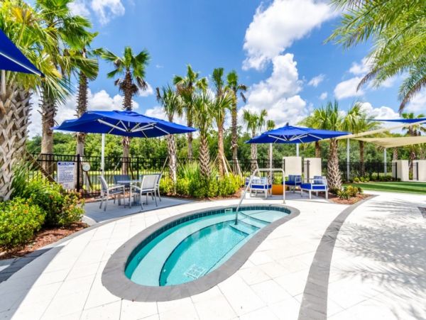 Ten Bedroom Vacation Pool Home in Kissimmee Sleeps 21 Guests