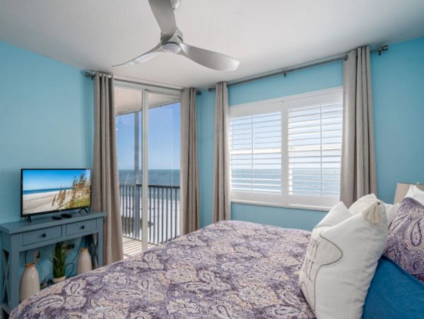 Two Bedroom Beachfront Rental Condo in Fort Myers