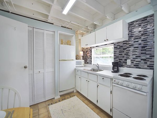 Fort Myers Beach Charming Fourplex Rental Steps to Beach