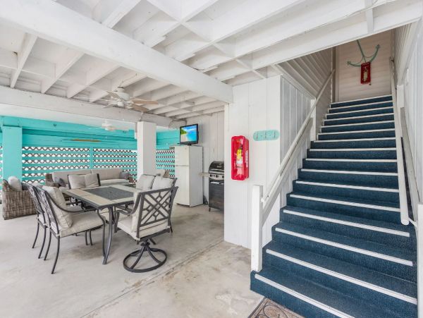 Fort Myers Beach Charming Fourplex Rental Steps to Beach