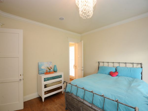 Ocean Front Luxury 7 Bedroom Home in Malibu Sleeps 12 Guests