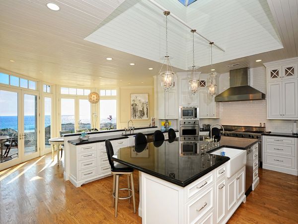 Ocean Front Luxury 7 Bedroom Home in Malibu Sleeps 12 Guests