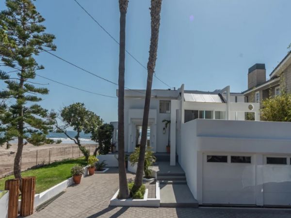 Four Bedroom Home with Ocean View in Malibu