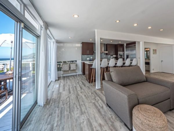 Four Bedroom Home with Ocean View in Malibu