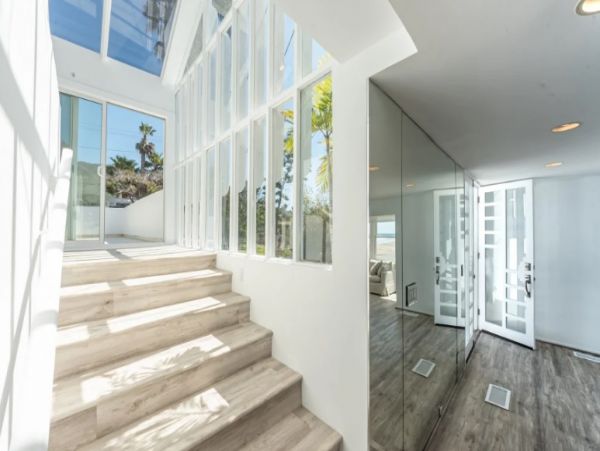 Four Bedroom Home with Ocean View in Malibu