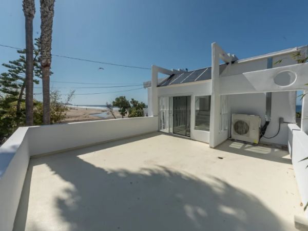 Four Bedroom Home with Ocean View in Malibu