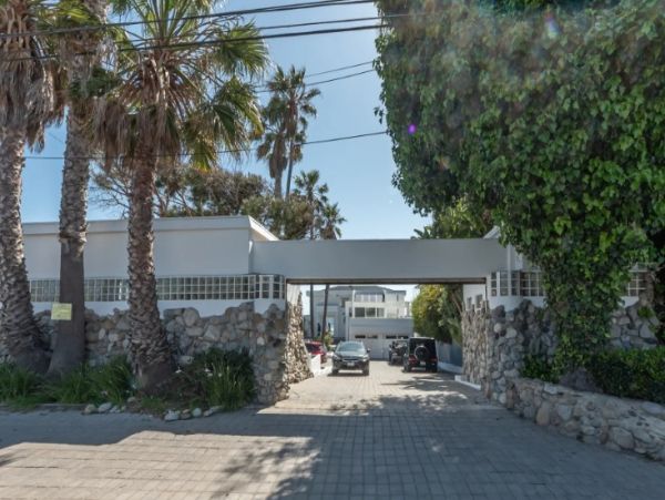 Four Bedroom Home with Ocean View in Malibu