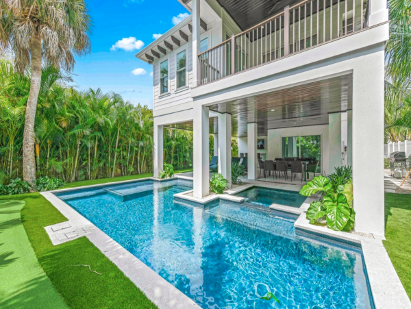 Luxury Walk to Beach Home with Private Pool in Anna Maria Island