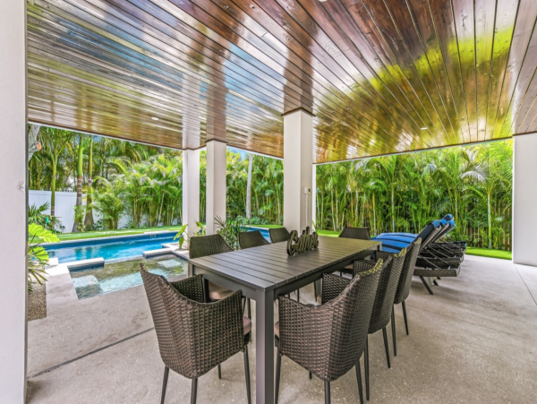 Luxury Walk to Beach Home with Private Pool in Anna Maria Island