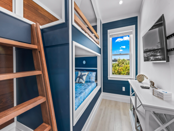 Luxury Walk to Beach Home with Private Pool in Anna Maria Island