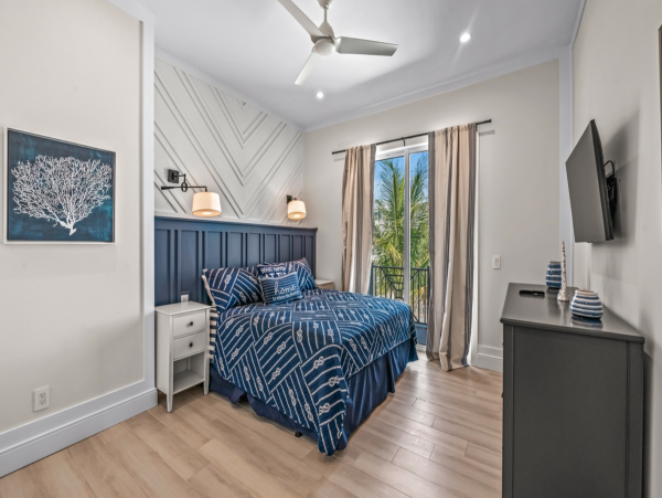 Luxury Walk to Beach Home with Private Pool in Anna Maria Island