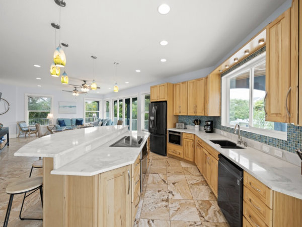 Holmes Beach Luxury Six Bedroom Villa