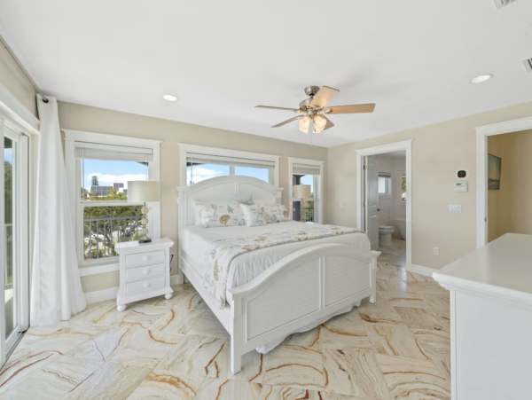 Holmes Beach Luxury Six Bedroom Villa