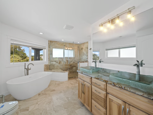 Holmes Beach Luxury Six Bedroom Villa