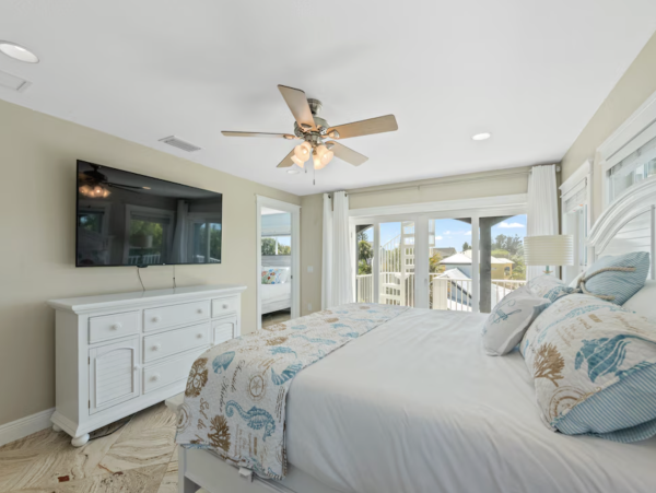 Holmes Beach Luxury Six Bedroom Villa