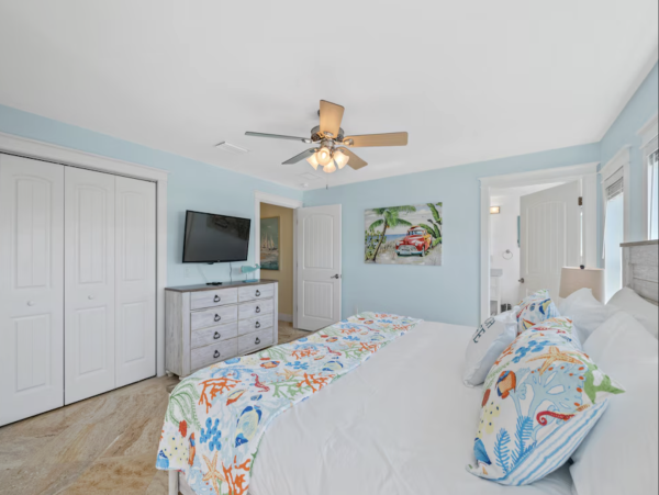 Holmes Beach Luxury Six Bedroom Villa