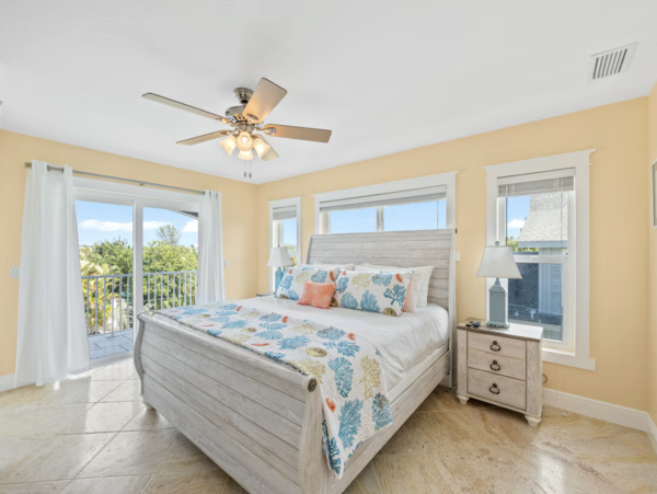 Holmes Beach Luxury Six Bedroom Villa