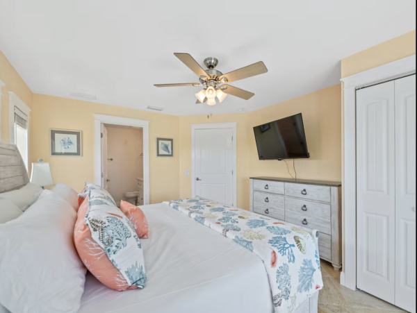 Holmes Beach Luxury Six Bedroom Villa