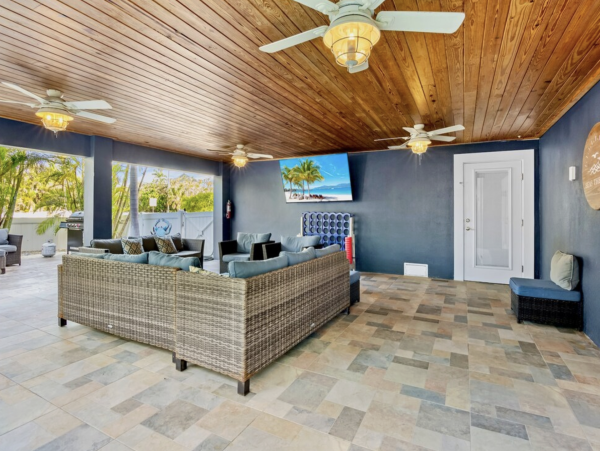 Holmes Beach Luxury Six Bedroom Villa