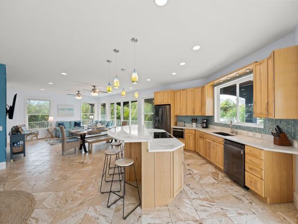 Holmes Beach Luxury Six Bedroom Villa
