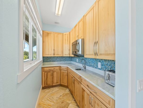 Holmes Beach Luxury Six Bedroom Villa