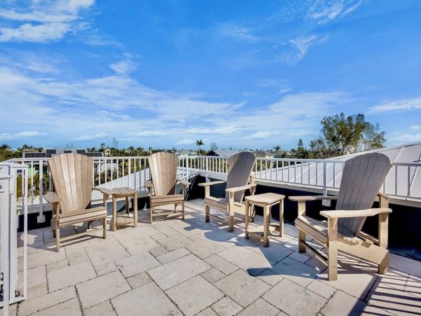 Holmes Beach Luxury Six Bedroom Villa