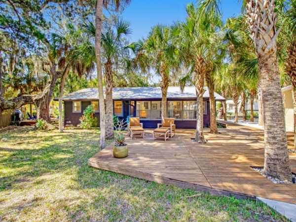 Two Waterfront Vacation Cottages with Dock in Sarasota