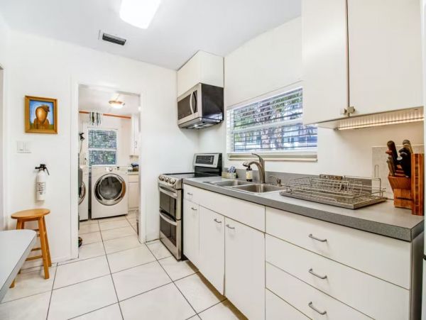 Two Waterfront Vacation Cottages with Dock in Sarasota