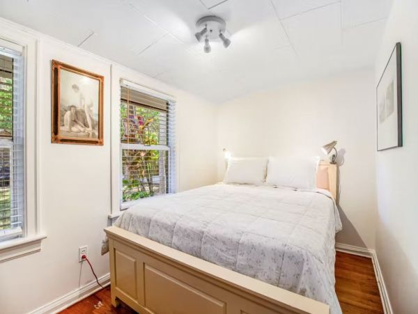Two Waterfront Vacation Cottages with Dock in Sarasota