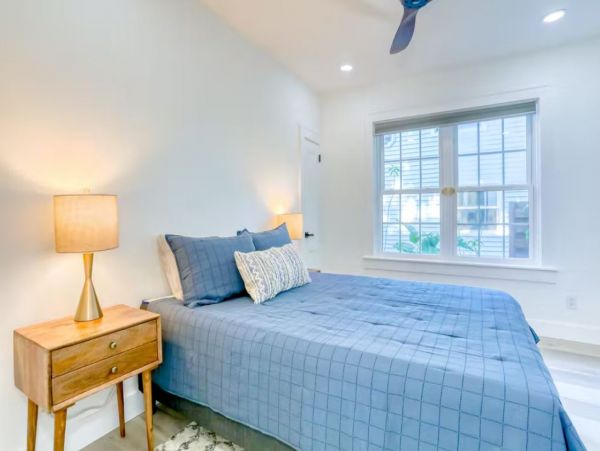 Sarasota Charming Vacation Home 3 Bedrooms Sleeps 10 Guests