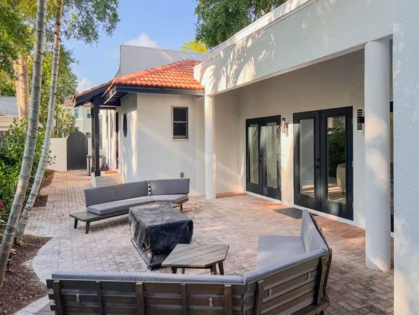 Sarasota Charming Vacation Home 3 Bedrooms Sleeps 10 Guests