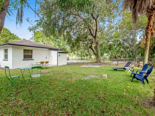 Lovely Sarasota Vacation Cottage -  Sleeps 4 Guests