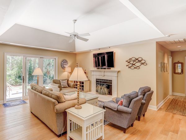 Hilton Head Home 1009176