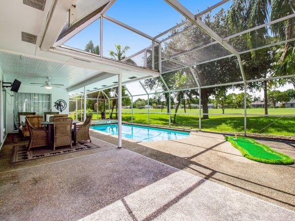 Sarasota Vacation Pool Home Two Bedrooms Sleeps 4 Guests