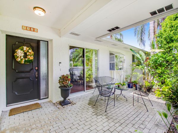 Sarasota Vacation Pool Home Two Bedrooms Sleeps 4 Guests