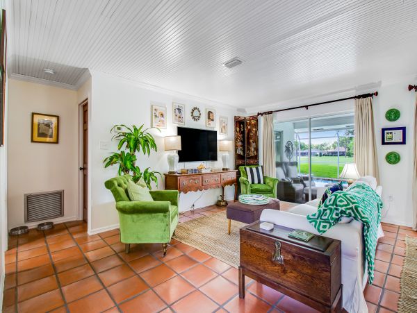 Sarasota Vacation Pool Home Two Bedrooms Sleeps 4 Guests