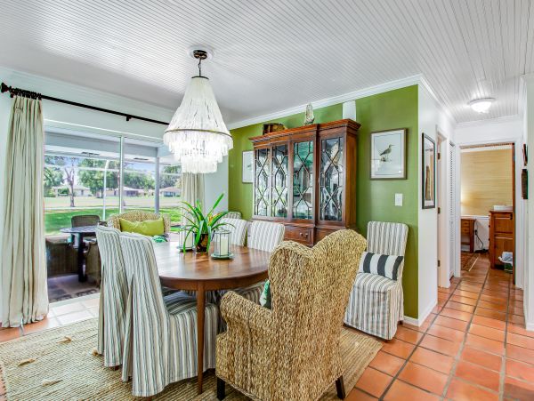 Sarasota Vacation Pool Home Two Bedrooms Sleeps 4 Guests